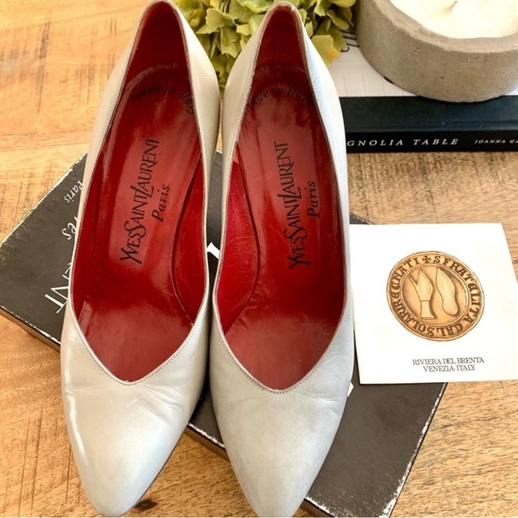 1970s Yves Saint Laurent Heels Leather Pointed
Toe 3" heels Vintage Size 6.5 - Picture 6 of 16